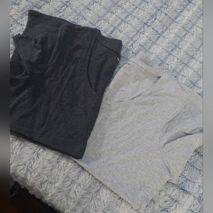 amazon Lot of‎ 2 short sleeve scoopneck tees size XL